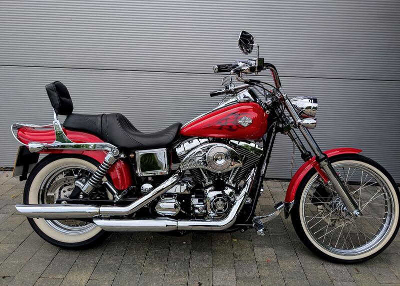 HARLEY-DAVIDSON Dyna