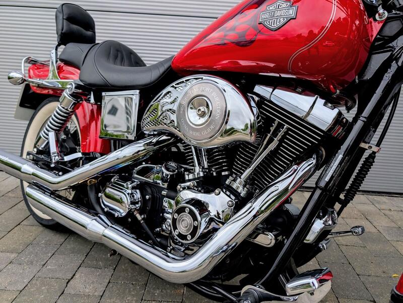 HARLEY-DAVIDSON Dyna