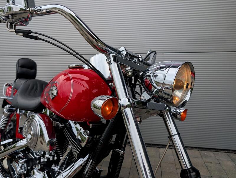 HARLEY-DAVIDSON Dyna