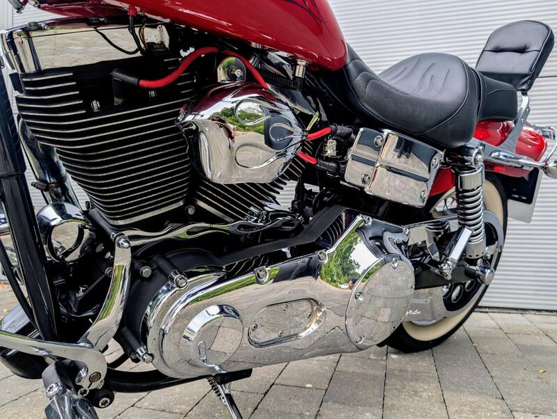 HARLEY-DAVIDSON Dyna