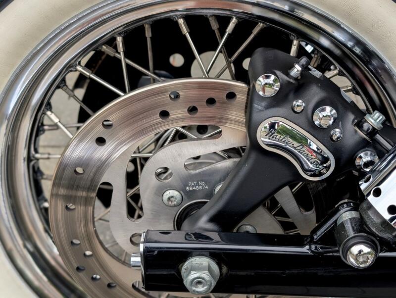 HARLEY-DAVIDSON Dyna