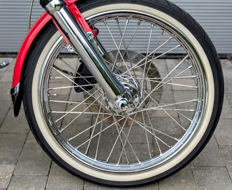 HARLEY-DAVIDSON Dyna