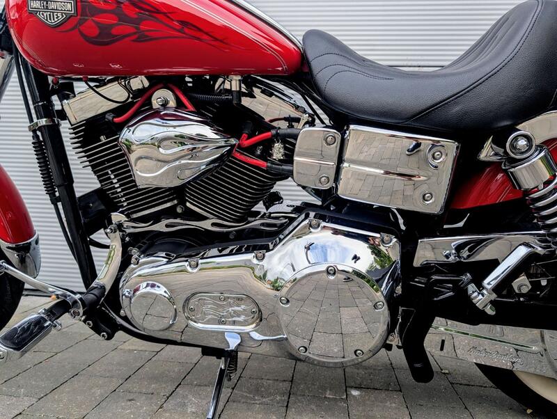 HARLEY-DAVIDSON Dyna