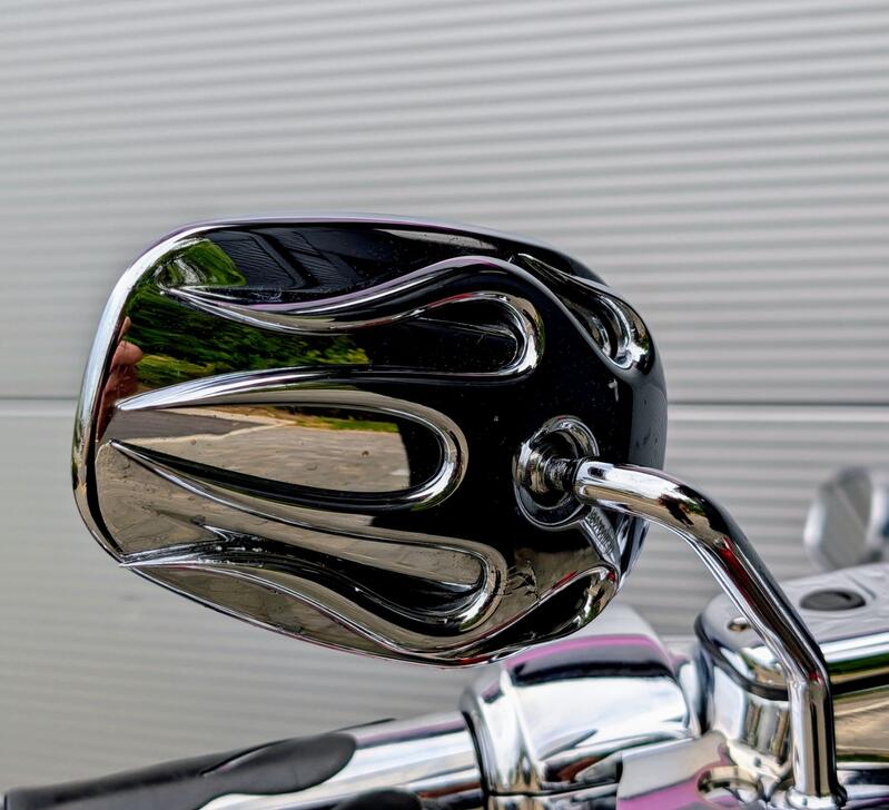 HARLEY-DAVIDSON Dyna