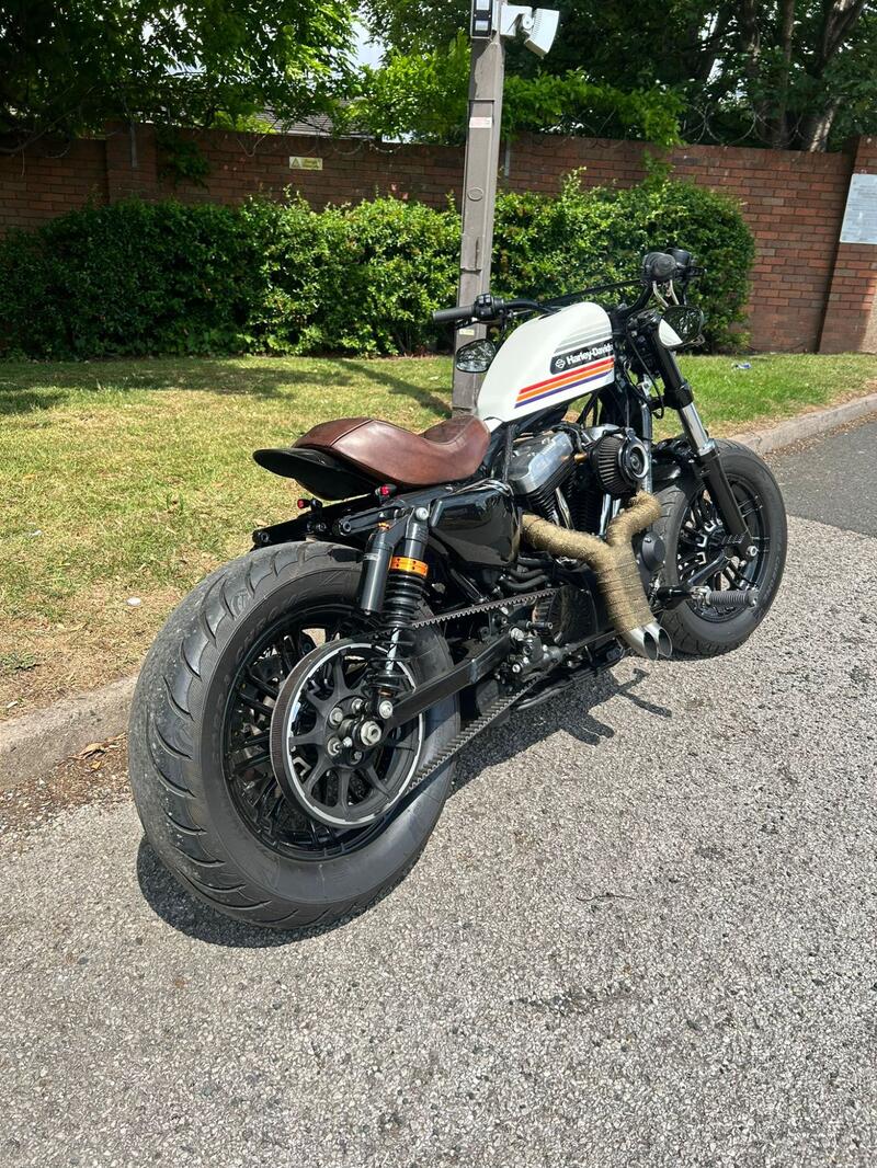 HARLEY-DAVIDSON Sportster