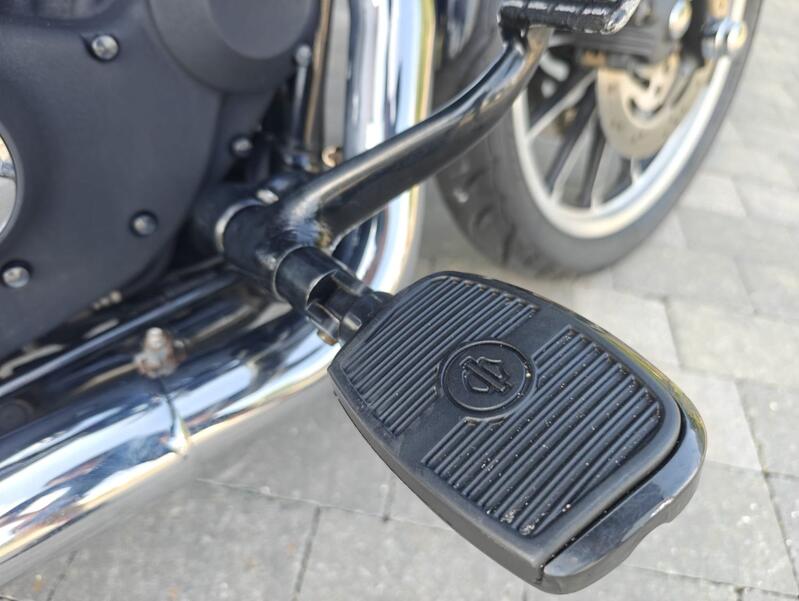 HARLEY-DAVIDSON Sportster