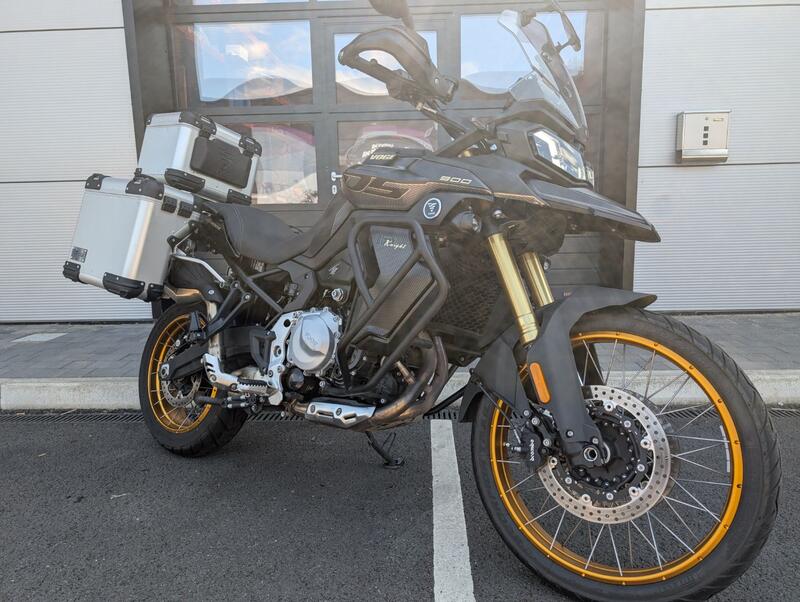 VOGE 900DSX