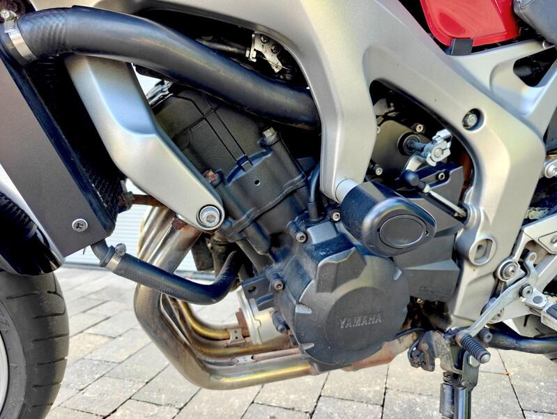YAMAHA FZ6 Fazer