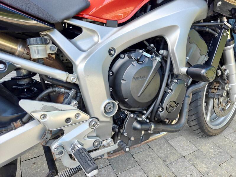 YAMAHA FZ6 Fazer