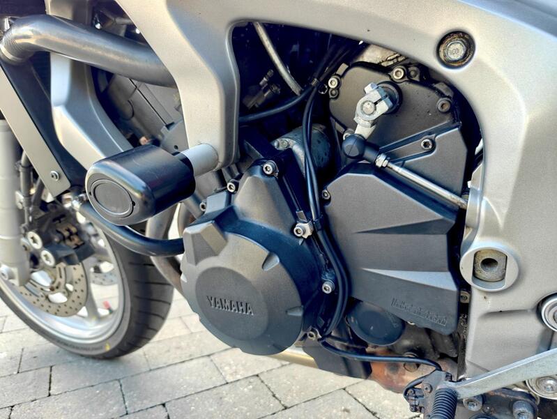 YAMAHA FZ6 Fazer