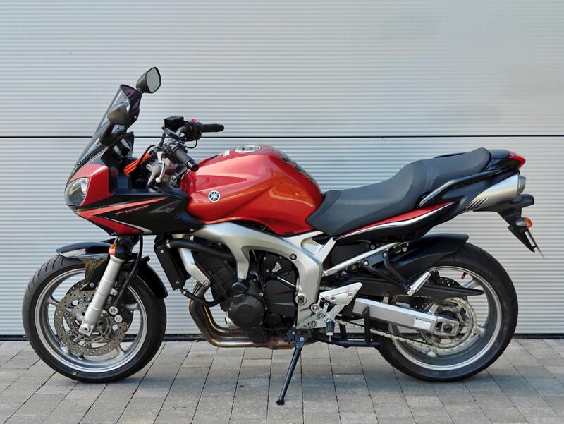 YAMAHA FZ6 Fazer