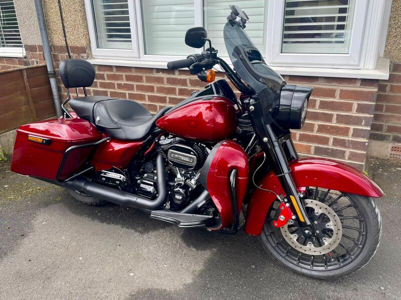 HARLEY-DAVIDSON Touring