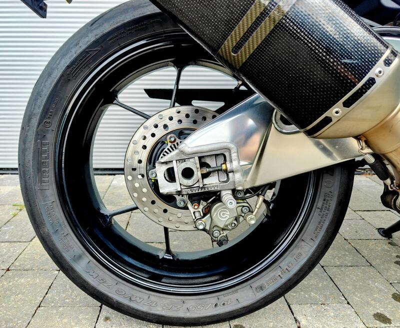 APRILIA Tuono 1100 V4