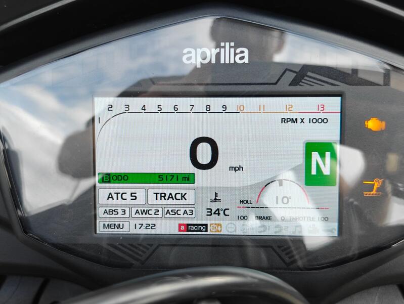 APRILIA Tuono 1100 V4