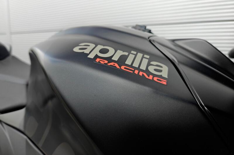 APRILIA Tuono 1100 V4