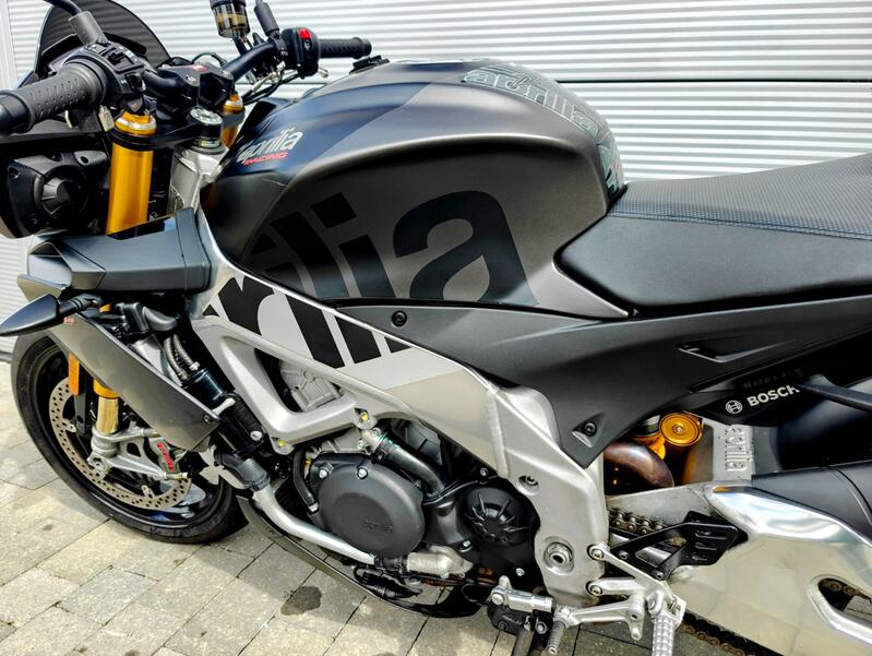APRILIA Tuono 1100 V4