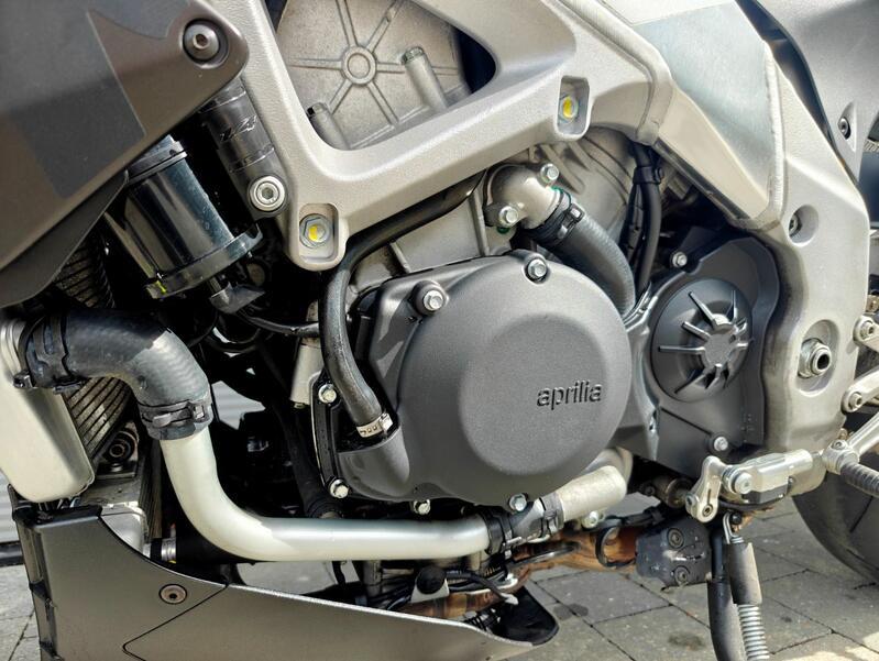 APRILIA Tuono 1100 V4
