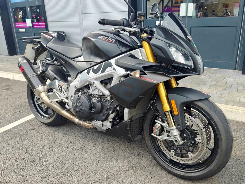 APRILIA Tuono 1100 V4