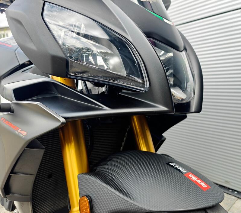 APRILIA Tuono 1100 V4