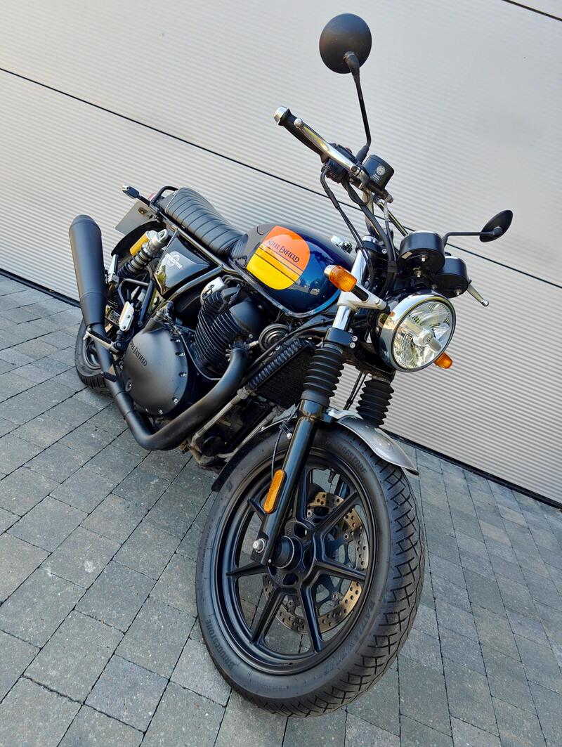 ROYAL ENFIELD INTERCEPTOR