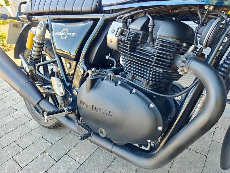 ROYAL ENFIELD INTERCEPTOR