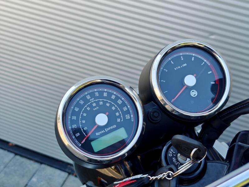ROYAL ENFIELD INTERCEPTOR