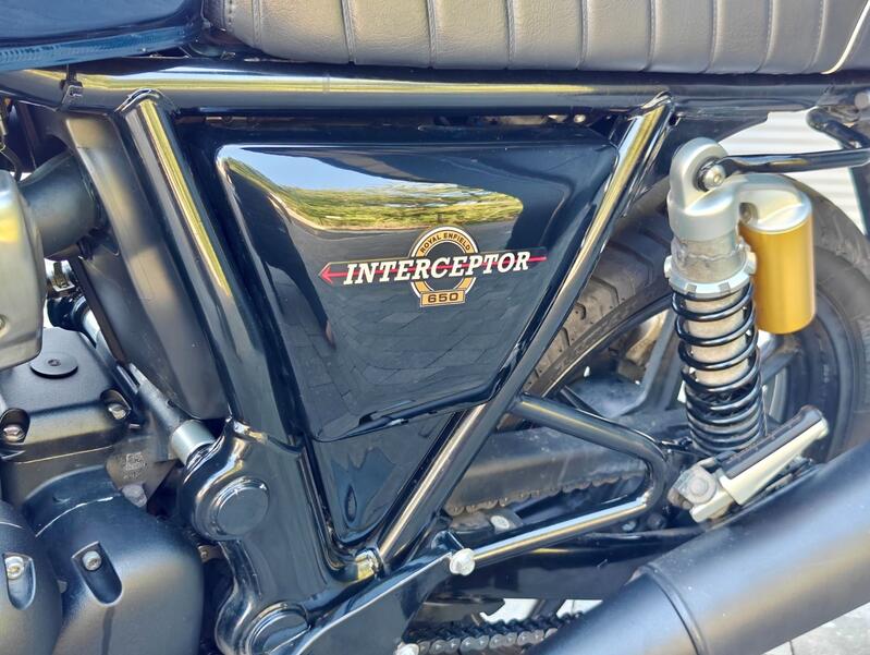 ROYAL ENFIELD INTERCEPTOR