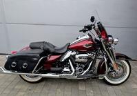 HARLEY-DAVIDSON Touring