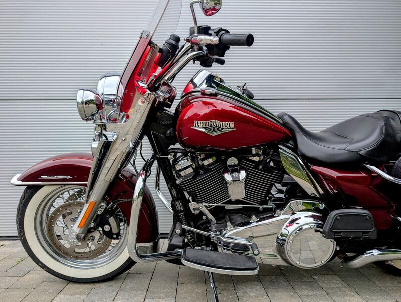 HARLEY-DAVIDSON Touring