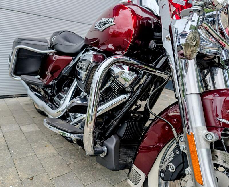 HARLEY-DAVIDSON Touring