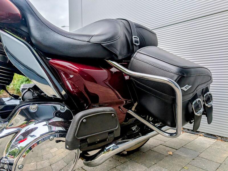HARLEY-DAVIDSON Touring