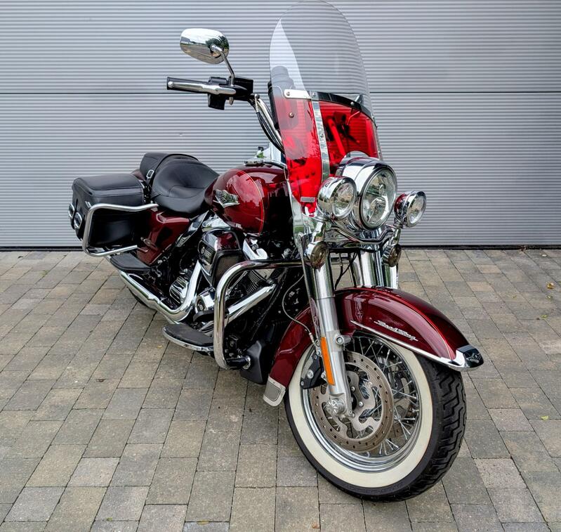 HARLEY-DAVIDSON Touring
