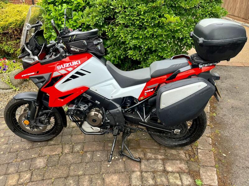 SUZUKI V-STROM 1050