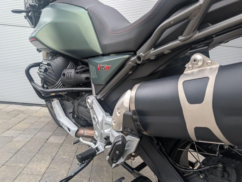 MOTO GUZZI V85