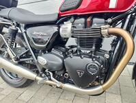 TRIUMPH Street Twin