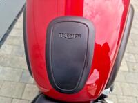 TRIUMPH Street Twin