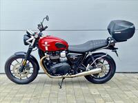 TRIUMPH Street Twin