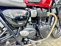 TRIUMPH Street Twin