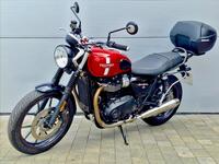 TRIUMPH Street Twin