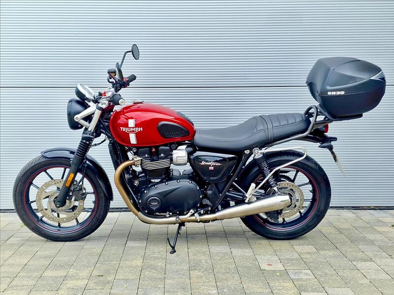 TRIUMPH Street Twin