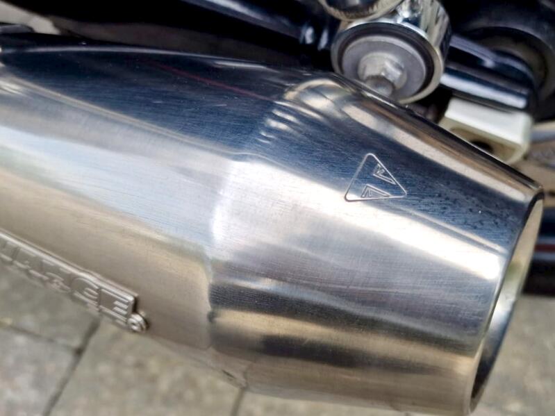 TRIUMPH Street Twin