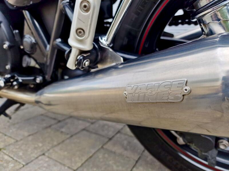 TRIUMPH Street Twin