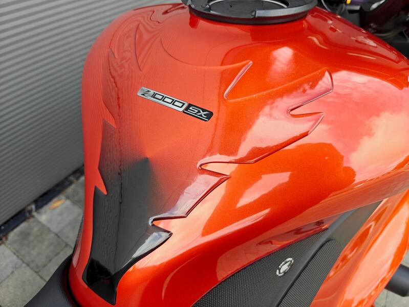 KAWASAKI Z1000SX