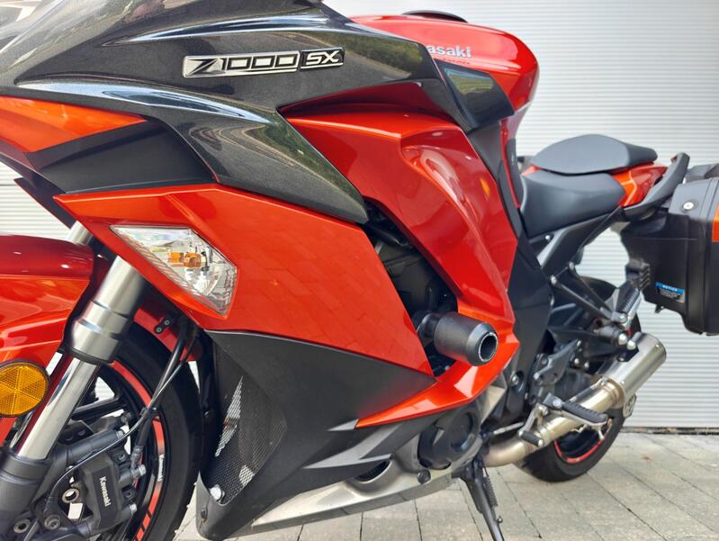 KAWASAKI Z1000SX