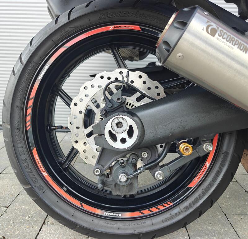 KAWASAKI Z1000SX