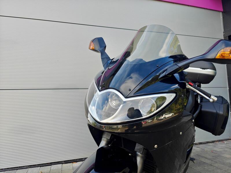 TRIUMPH SPRINT ST 1050