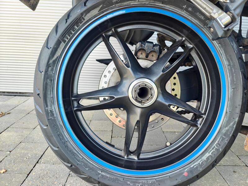 TRIUMPH SPRINT ST 1050