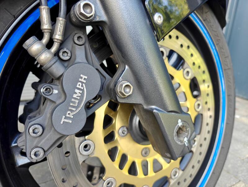 TRIUMPH SPRINT ST 1050