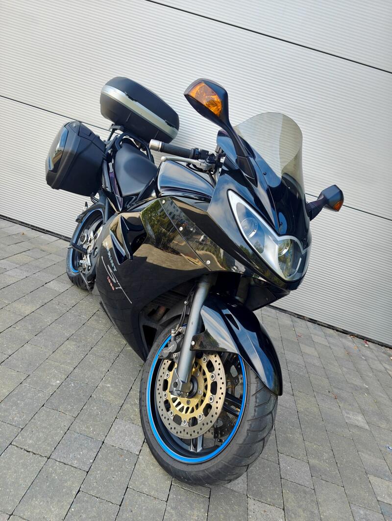 TRIUMPH SPRINT ST 1050