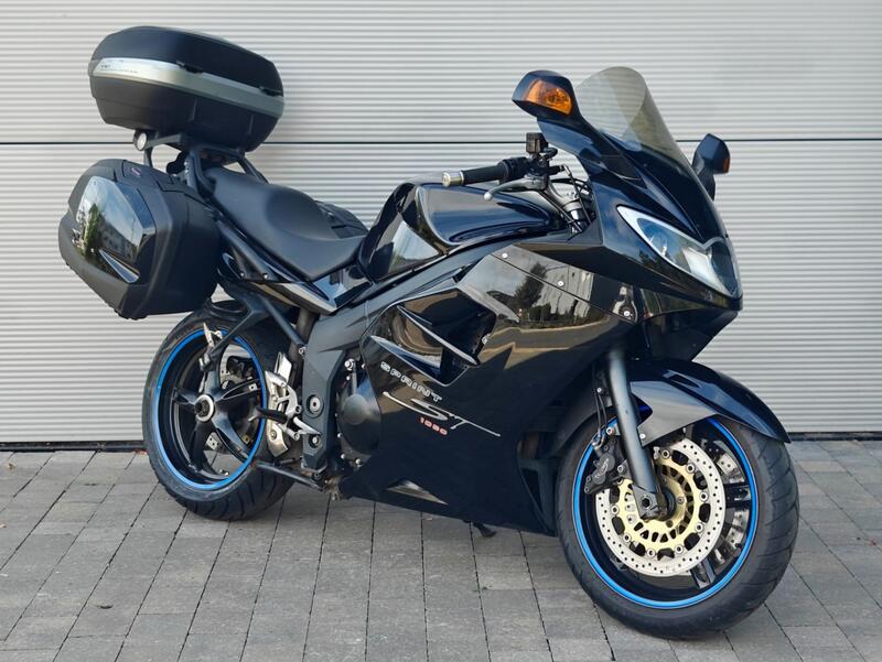 TRIUMPH SPRINT ST 1050